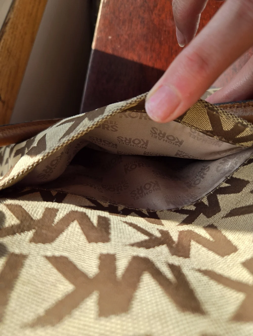 ​🌻 DESCRIPTION: The "Spring Fling" MK Satchel 🌻 - Picture 6 of 16